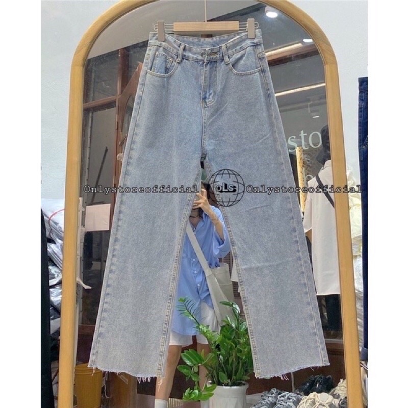 Áo len cổ lọ có khoá và quần jeans rách gấu, nhận hàng có vấn đề liên hệ shop trước khi đánh giá