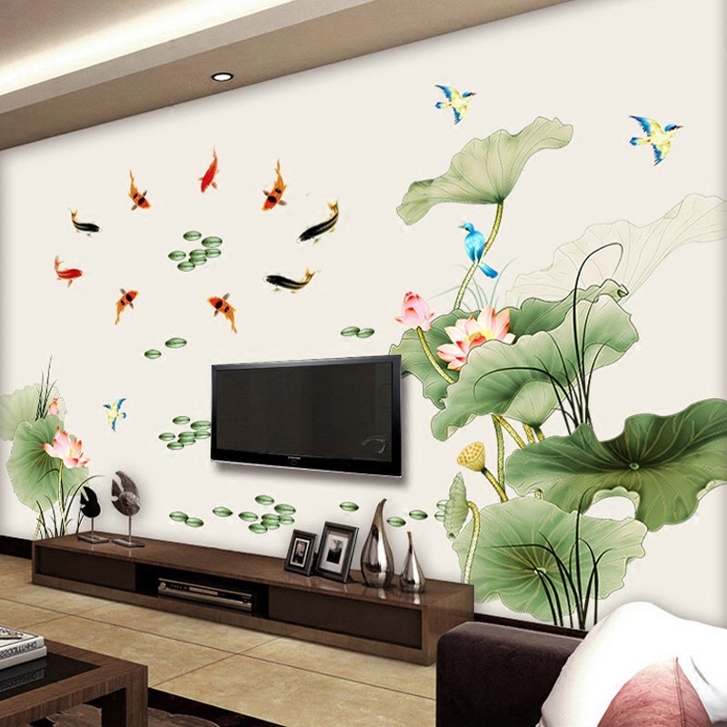 Decal dán tường phòng khách sen lá to và đàn cá.