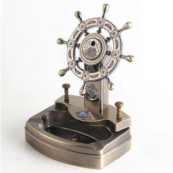 Gạt tàn thuốc lá hình bánh lái tày thủy, kim loại mạ đồng cao cấp