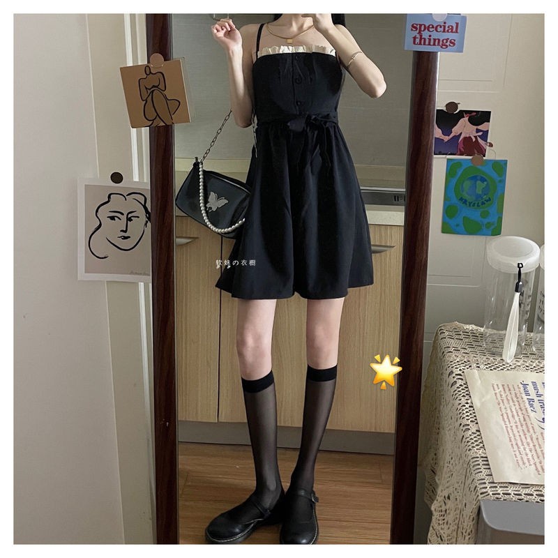 Cô gái cổ điển Pháp Mori váy dây treo ôm eo khoe dáng thon gọn, khí chất mới năm 2021, cô gái mặc váy đen nhỏ nhắn | BigBuy360 - bigbuy360.vn