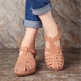 Giày sandals đế bằng kiểu retro