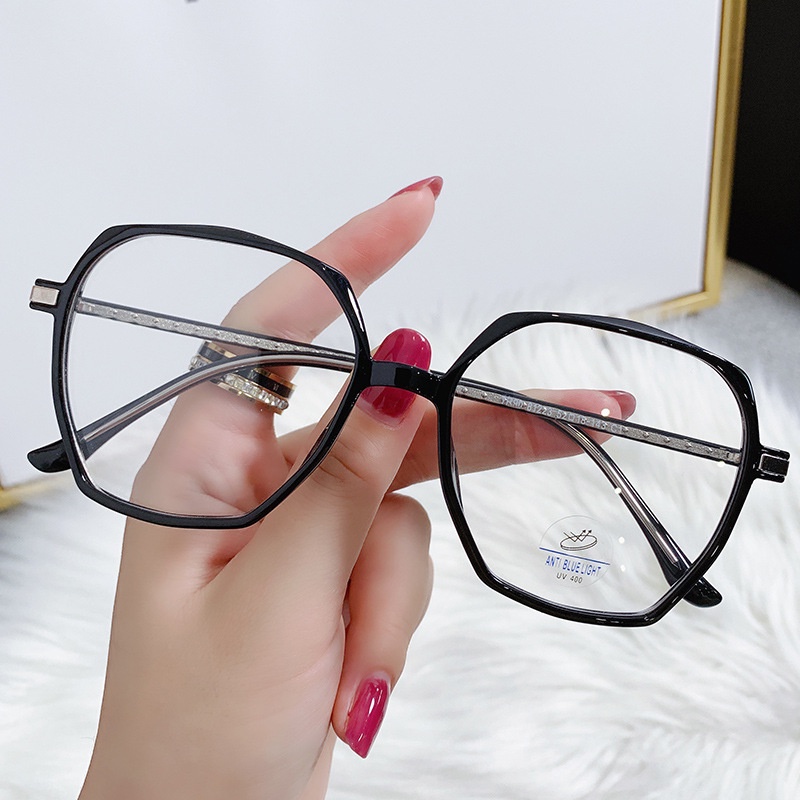 Tr Kính Cận Gọng Lớn Tròng Phẳng Chống Tia Sáng Xanh Thời Trang