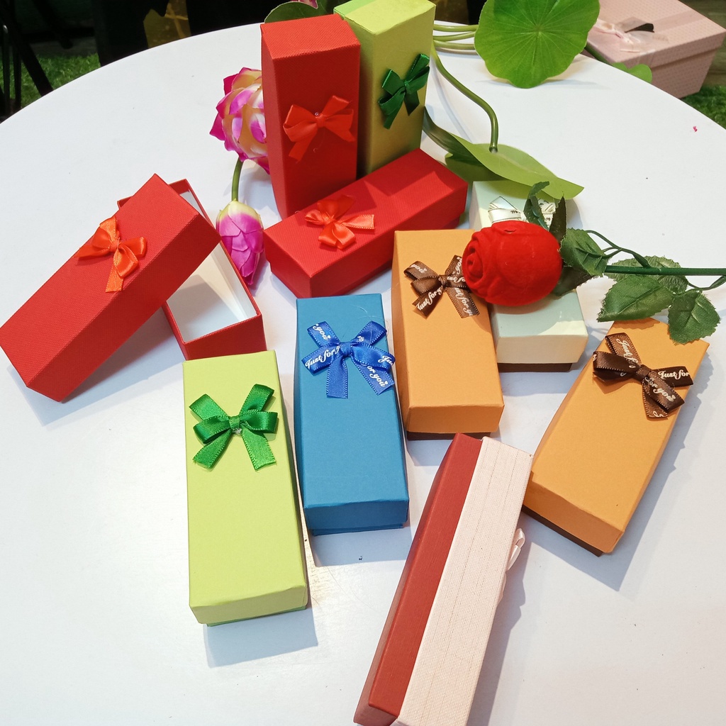 Hộp đựng son, nước hoa, trang sức nhiều màu nắp kèm nơ (Mẫu ngẫu nhiên)