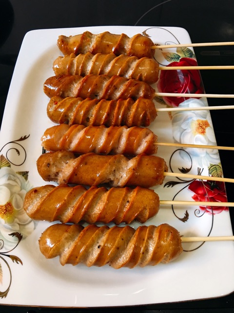 Xúc xích heo rau củ quả Đà Lạt Hoàng Long: Cam kết sạch, ngon, không chất bảo quản | BigBuy360 - bigbuy360.vn