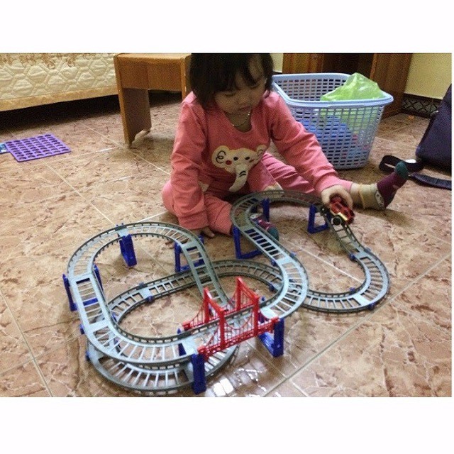 Bộ đồ chơi lắp ghép tàu lượn đường ray 56 chi tiết cho bé thoả sức sáng tạo