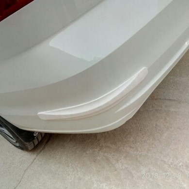 Dải dán viền cản chống va chạm tiện dụng cho xe hơi