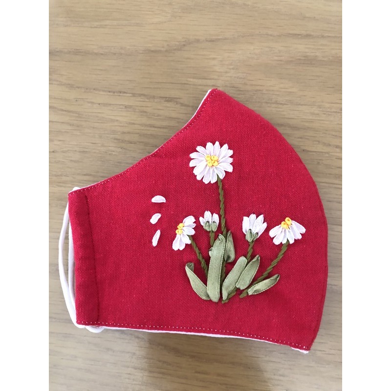 Khẩu trang thêu handmade mẫu mới | BigBuy360 - bigbuy360.vn