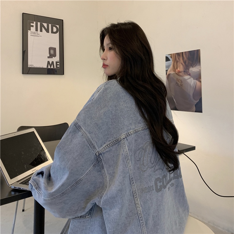 Áo khoác jean ulzzang denim nữ hottrend, áo khoát jacket nữ dài tay lưng in họa tiết chất denim 6039