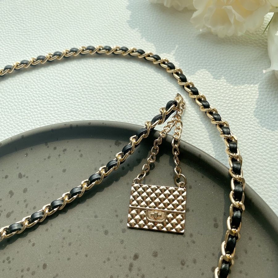 Thắt lưng kiểu dây xích mỏng dễ phối đồ phong cách sành điệu thời trang cho nữ