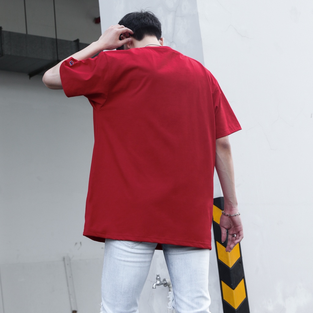 Áo Thun Champion Màu Đỏ Tươi Thêu Chữ Màu Trắng Chất Liệu 100% Cotton Thoáng Mát Form Rộng Thoải Mái