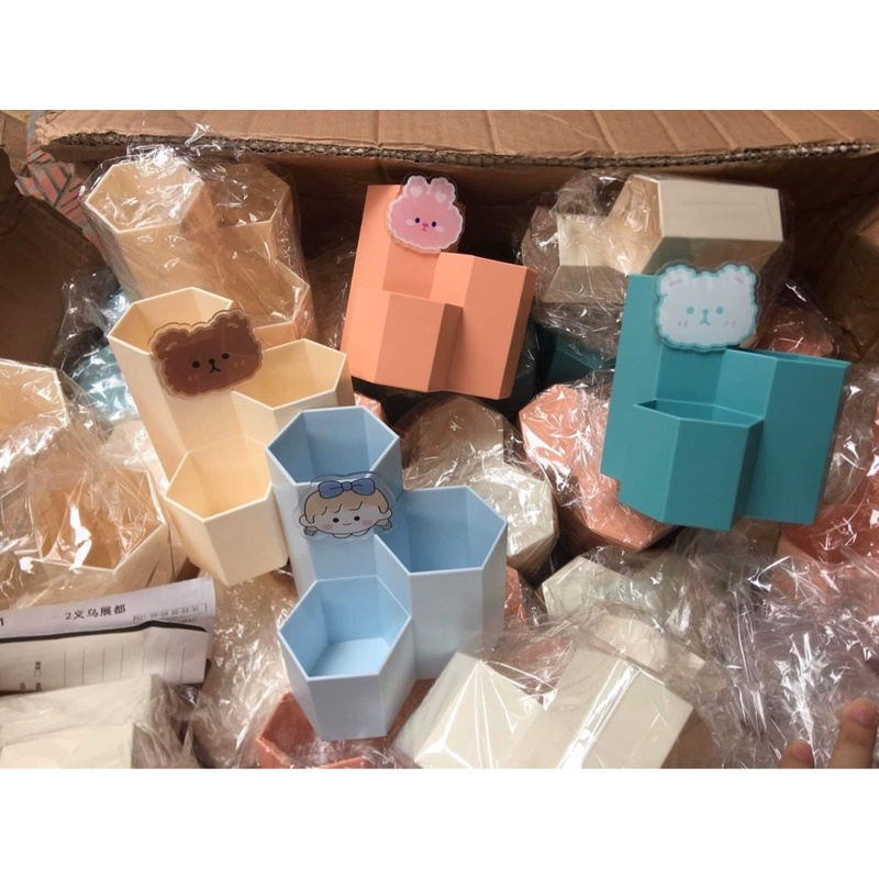 Hộp cắm bút 3 ngăn tặng kèm stjck siêu cute
