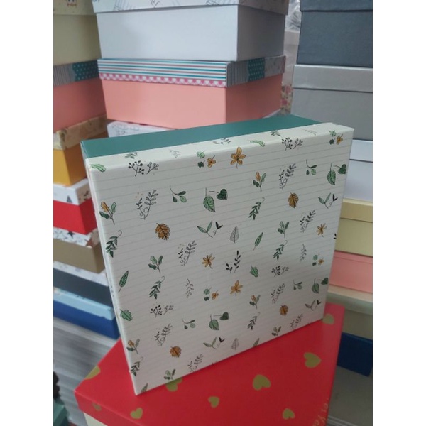 HỘP QUÀ VUÔNG SIZE 25X25 CAO 10CM