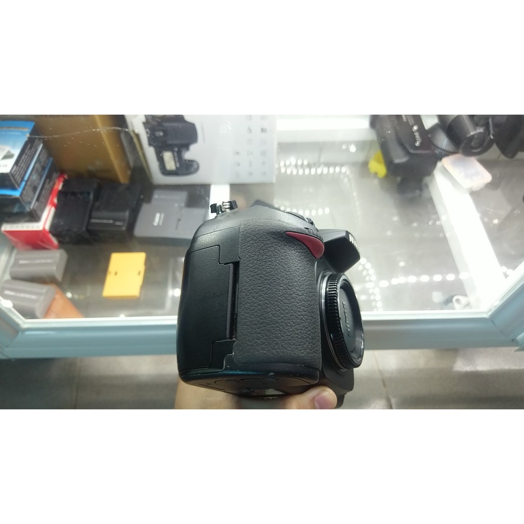 Máy Ảnh ống kính rời kĩ thuật số Nikon D200 . | BigBuy360 - bigbuy360.vn