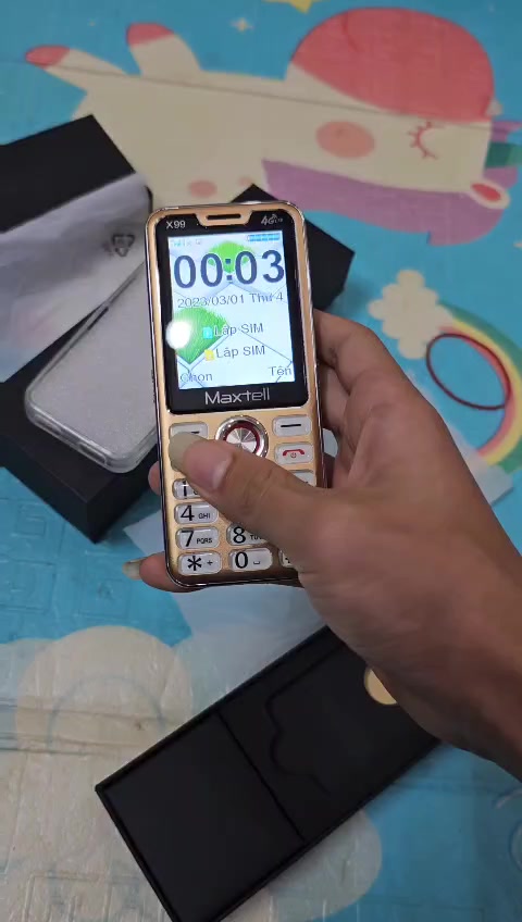 Điện thoại bàn phím X99 dành cho người già , đọc được số,loa to ,đèn pin siêu sáng, mới 100% full box ( tặng kèm ốp | BigBuy360 - bigbuy360.vn