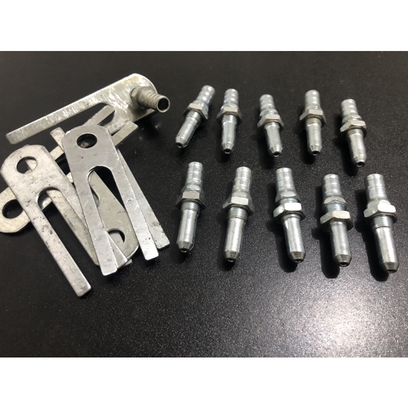 Bép tưới lốp ô tô kèm chân kẹp