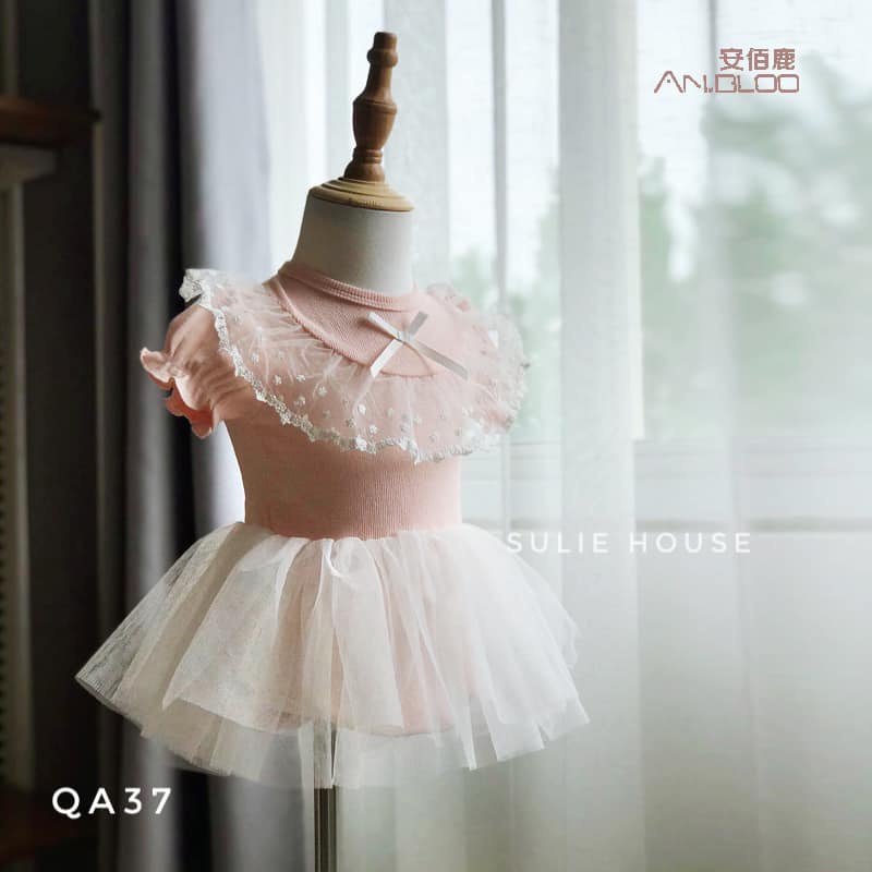 Body váy xòe ren kèm băng đô - QA37
