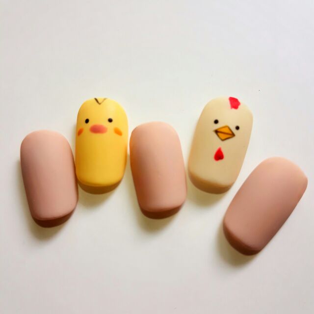 Nails box thiết kế mẫu chú gà dễ thương, móng giả phong cách Hàn Quốc, nails box làm theo yêu cầu