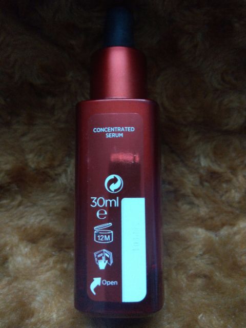 serumTinh chất chống lão hóa và se khít lỗ chân lông L’Oreal Paris Revitalift Concentrated Serum 30ml(có bill Úc)