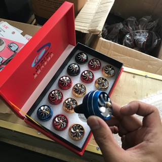 Nước hoa cánh quạt oto