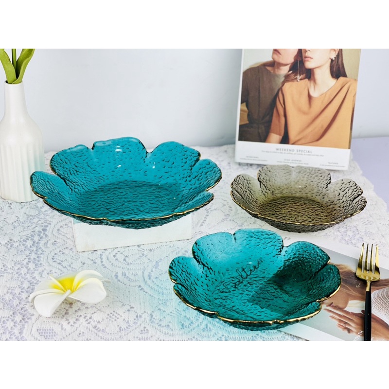 Đĩa thủy tinh pha lê hình hoa anh đào viền vàng sang trọng chọn nhiều màu nhiều size