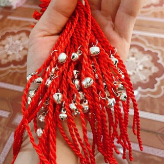 Vòng tay chỉ đỏ may mắn kèm hạt chuông