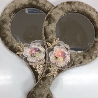Gương soi bộc vải hoa văn màu nâu