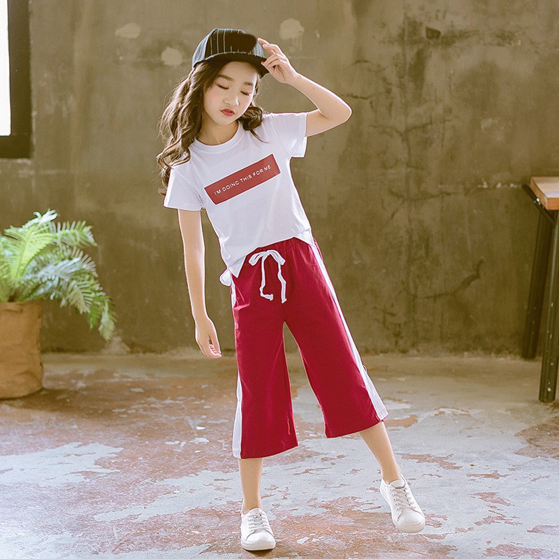 Set áo thun ngắn tay in chữ + quần short ống rộng đáng yêu cho bé gái