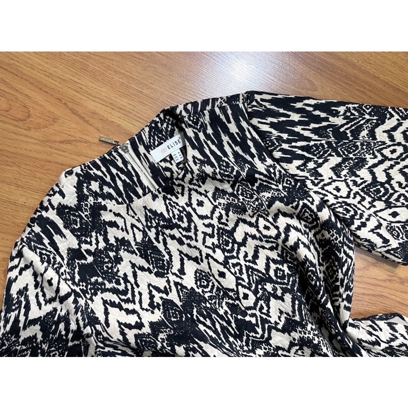 Váy đầm nữ hãng elise dáng suông còn rất mới chất đẹp không nhàu nát size M