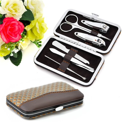 Bộ Bấm Móng Tay Đa Năng Bộ Cắt Móng Tay 7 Món Nhíp Nhổ Lông Ngoáy Tai Làm Nail Chất Lượng Cao