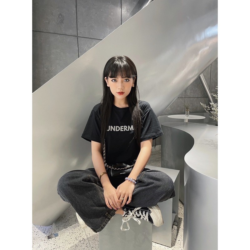 Áo thun UNDERME™ Logo Cropped Tee có thể làm croptop (Áo dáng ngắn, phù hợp mặc với quần thể thao & quần jeans cạp cao)