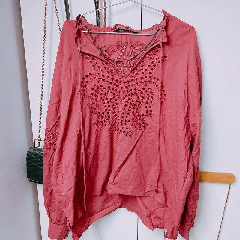 Thanh lý áo sơ mi zara đục lỗ màu hồng đất - size XL