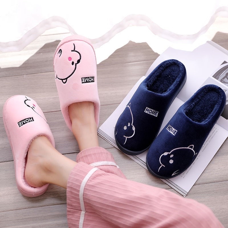 Dép bông hình gấu biu dễ thương đế cao su chống trơn trượt, giữ cho đôi chân ấm áp suốt mùa đông
