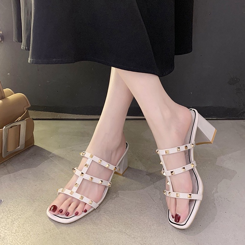 Giày Sandal Cao Gót Đế Vuông Hở Ngón Đính Đinh Tán Thời Trang Cho Nữ