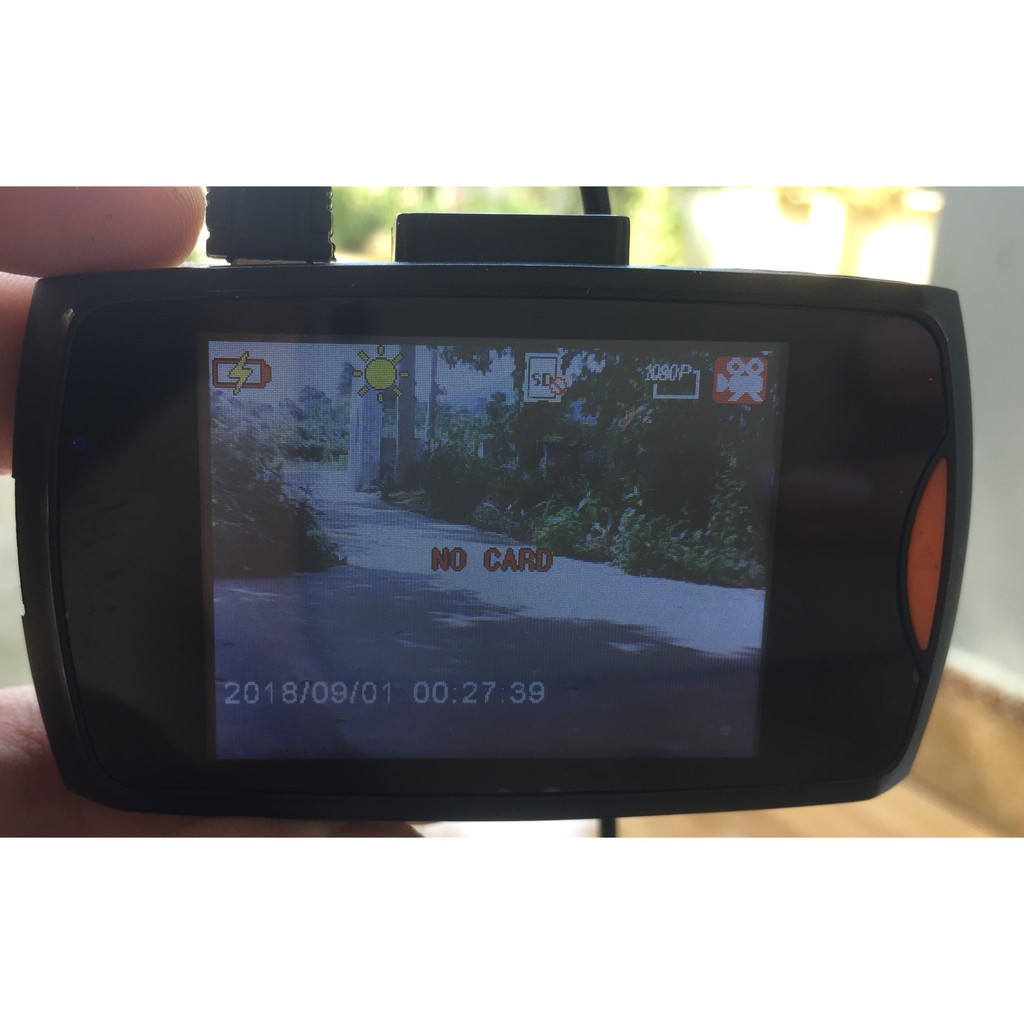 Máy quay camera hành trình lắp đặt trên oto 2,7 inch FULL HD