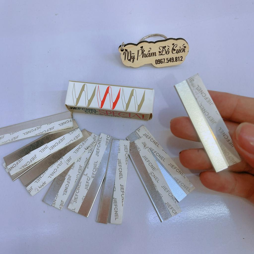 Dao Cạo Lông Mày Jiefcnel Cut Special Hộp 10 Lưỡi Thép Sắc Bén