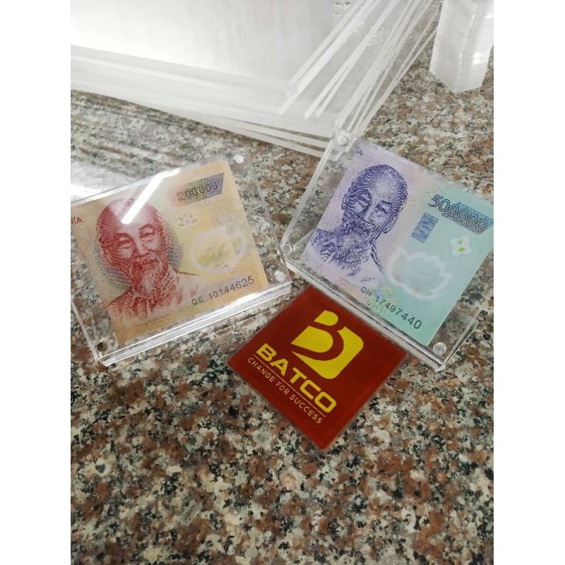 Bộ 5 kệ để thẻ tên mica gắn nam châm, dễ dàng tháo dời