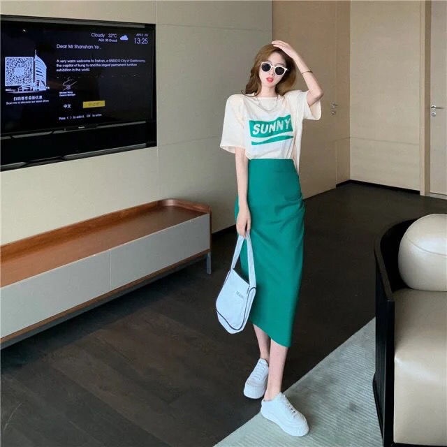 Set áo thun tay ngắn Sunny ❤️ Chân váy chữ A lưng cao xẻ đùi phong cách Ulzzang HL01