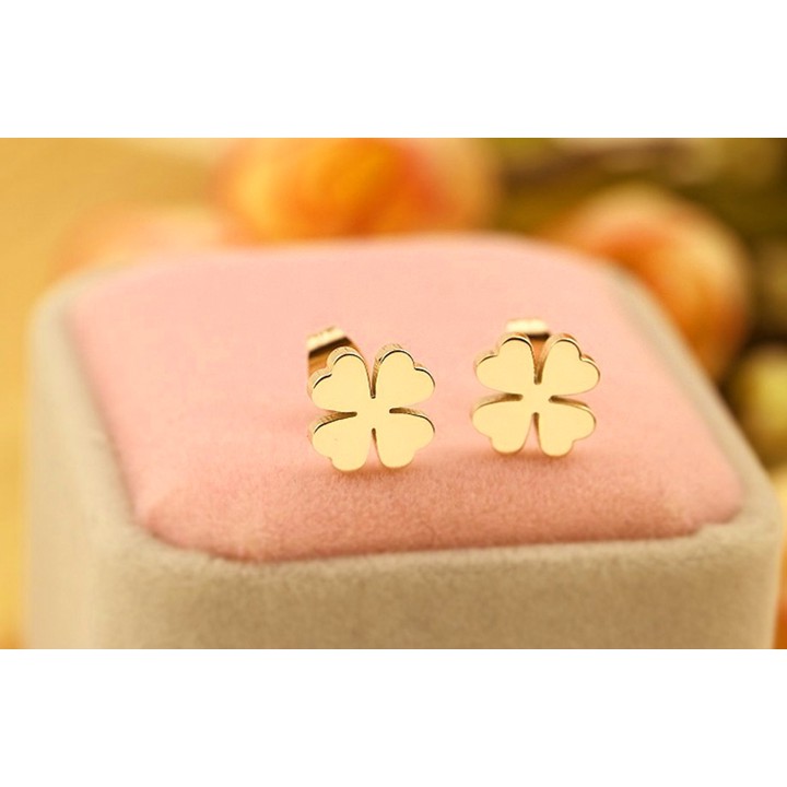 Bông tai titan cỏ 4 lá màu vàng siêu đẹp, bền màu, hợp thời trang - Tặng hộp đựng xinh xắn