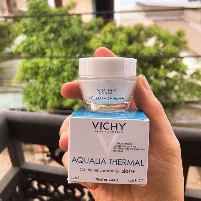 Kem dưỡng ẩm dành cho da khô Vichy Aqualia Thermal 15ml