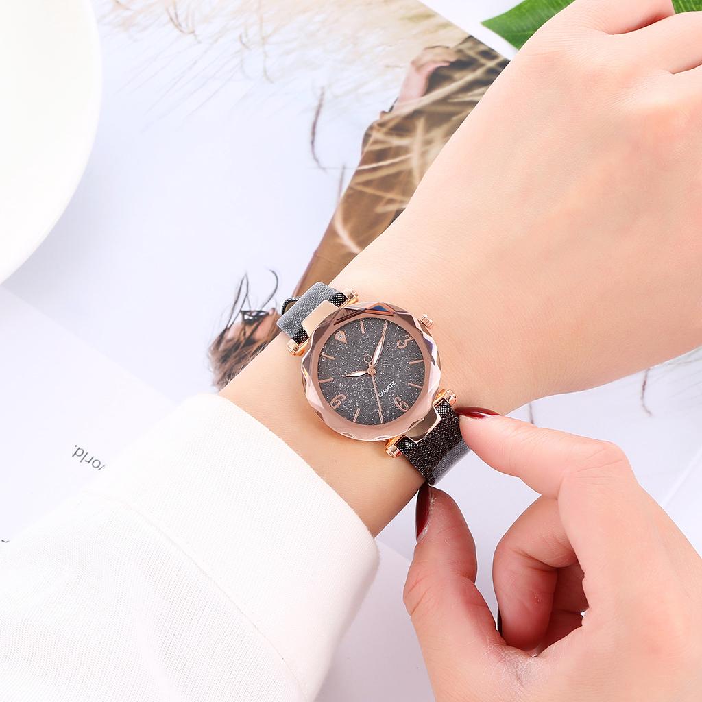 Đồng hồ quartz nữ dây da sang trọng độc đáo