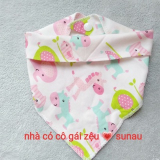 Yếm tam giác