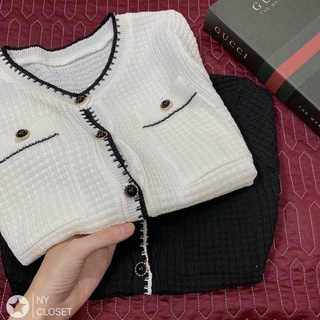 Áo len viền đen trắng