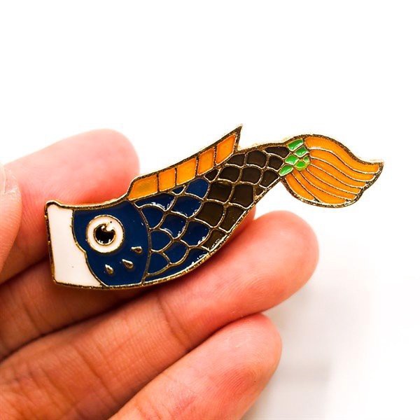 Ghim cài áo Enamel Pin Sticker Factory - Koinobori Cờ Cá Chép 5x1.4cm