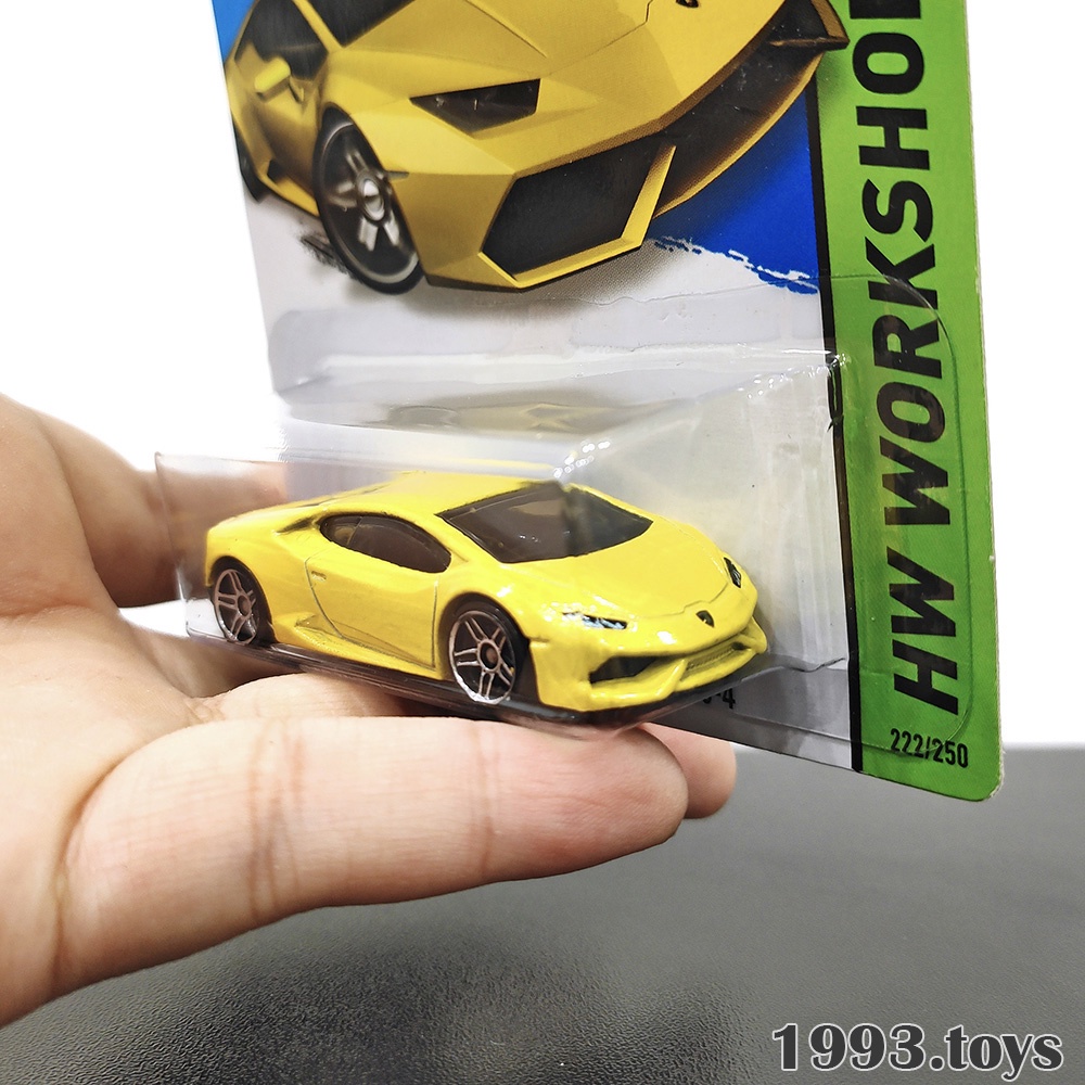 Xe mô hình 1:64 Hot Wheels Basic HW Workshop: HW Garage 2015 - Lambor Huracan LP 610-4 CFH19