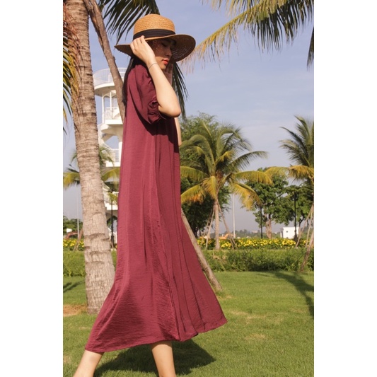 Đầm may thiết kế chất vải lụa tằm, dáng suông dài cổ chữ V tay ngắn