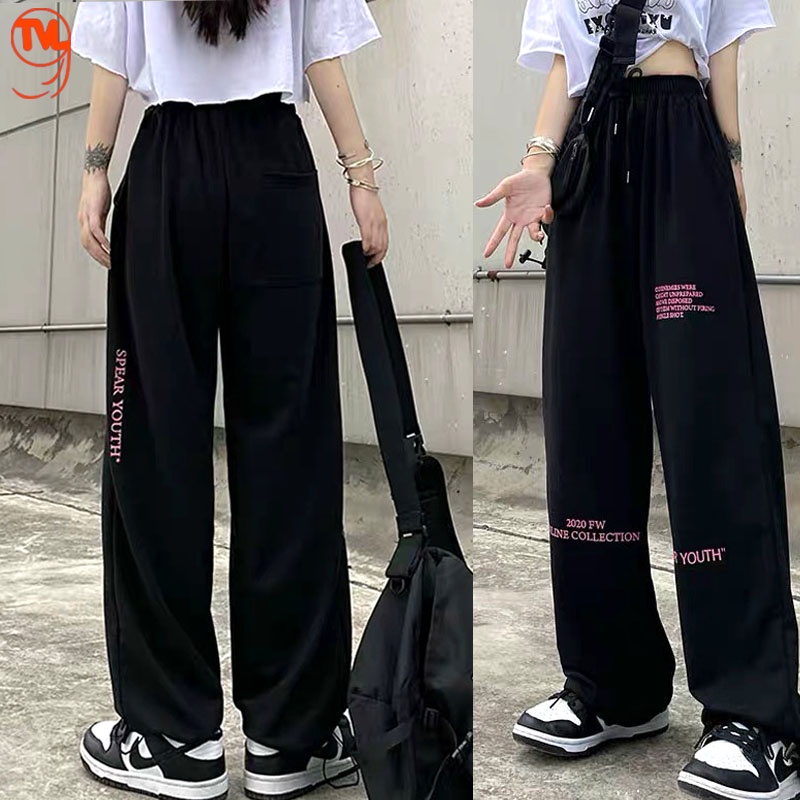 Quần jogger UNisex cho cả Nam và Nữ, quần dài màu đen chữ đỏ In 5D phong cách đường phố chất liệu cao cấp dày dặn.