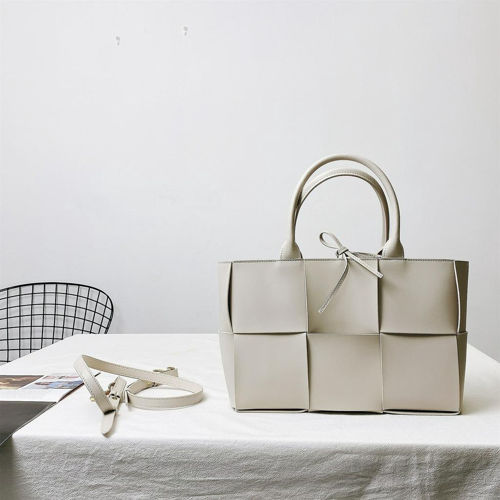 Túi xách tay da đan thanh lịch - CABBAGE