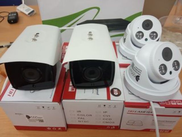 {Giá Hủy Diệt}Trọn bộ 4 Camera IP POE 3MP ghi hình 2K có míc và đầu ghi hình IP công nghệ POE chuẩn nén H265+ HDD 500G | WebRaoVat - webraovat.net.vn