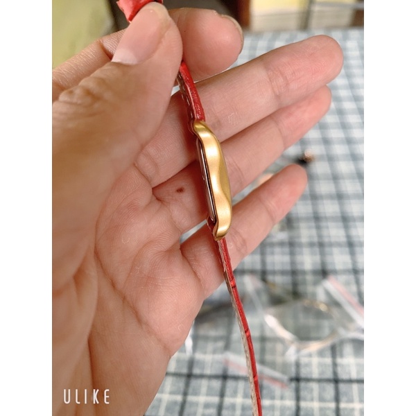 Đồng hồ si nữ Nhật hiệu Kookai, dáng tank dây da