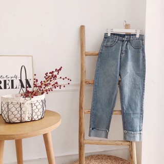 Quần baggy jeans xắn gấu